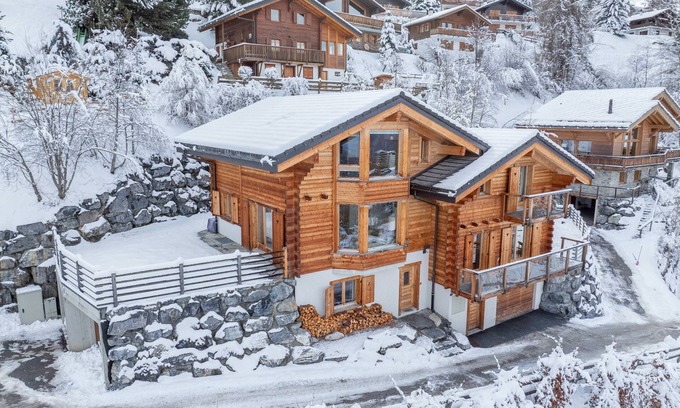 Nendaz Ski Chalet | Relaxing Chalet Enchanteur: Spa, Hot Tub & Family-Friendly