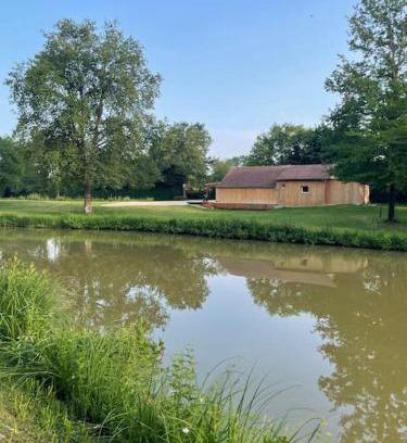 Henrichemont House | Family-Friendly Chalet et Étangs with Perfect 10 Rating