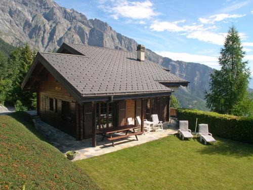 Chamoson Ski Chalet | Stylish Chalet Les Falaises: 4-Star Family-Friendly Stay