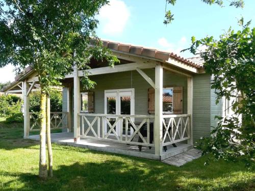 La Chapelle-Hermier Ski Chalet | Relax at Domaine du Pre: Poolside Retreat near Lake Jaunay