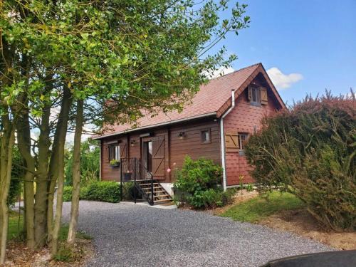 Floyon House | Family Chalet with Terrace, Pond & Nature Park Access