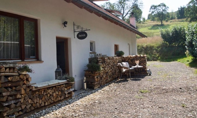 Kirchstetten Ski Chalet | Unwind at Chalet 'Feinis' with Garden, Terrace & Wi-Fi