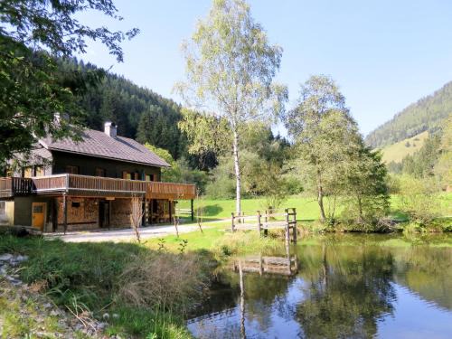 Solk Ski Chalet | Discover the Pet-Friendly Chalet Fischerhütte Retreat