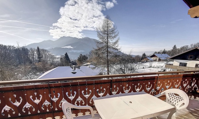 Feternes Ski Chalet | Chalet Flora, Mountains and Lake
