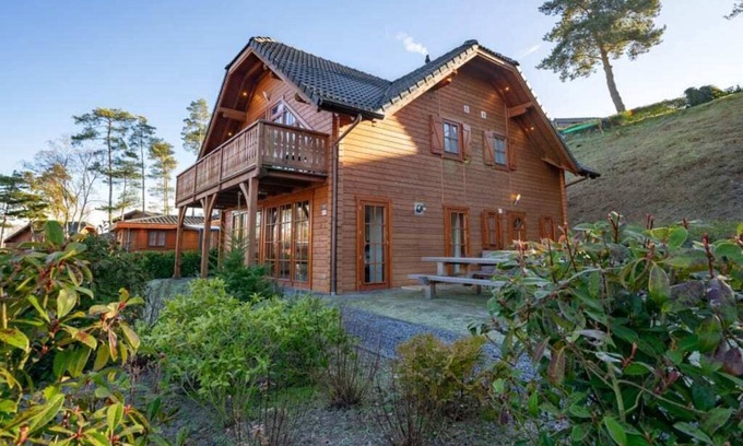 Langeberg House | Cozy Chalet for 10 with Sauna and Family-Friendly Amenities