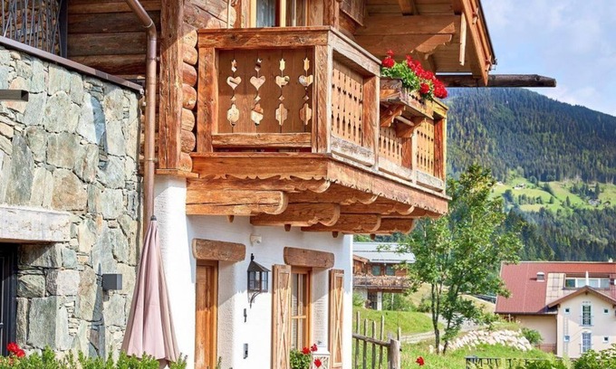 Hundsdorfl Apartment | Comfortable Chalet for Families in Almdorf Flachau