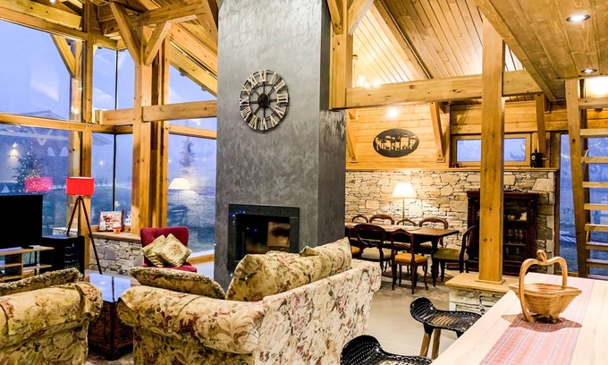 Razlog Ski Chalet | Inviting Chalet with Sauna for 10 in Mountain Valley