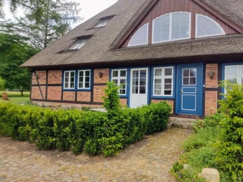 Grevesmuehlen Apartment | Cozy Chalet Forsthof Everstorf - Pet-Friendly Getaway
