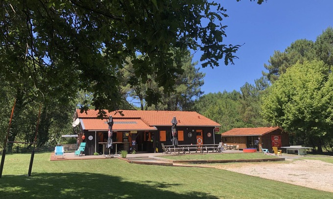 La Teste-de-Buch Ski Chalet | Chalet: Pet-Friendly Oceanfront Retreat with Scenic Views