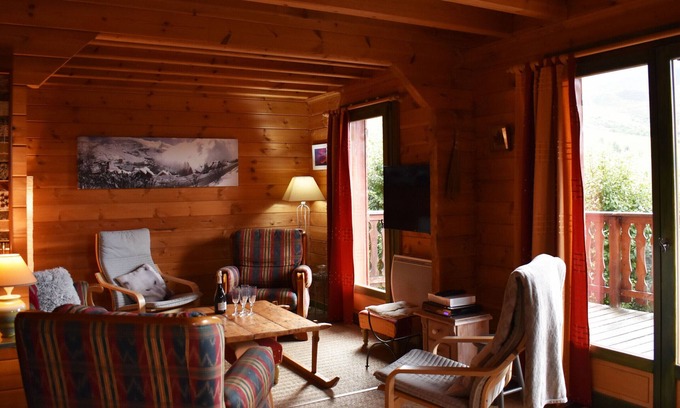 Montgellafrey Ski Chalet | Cozy Chalet Saint-François-Longchamp for 12 Guests