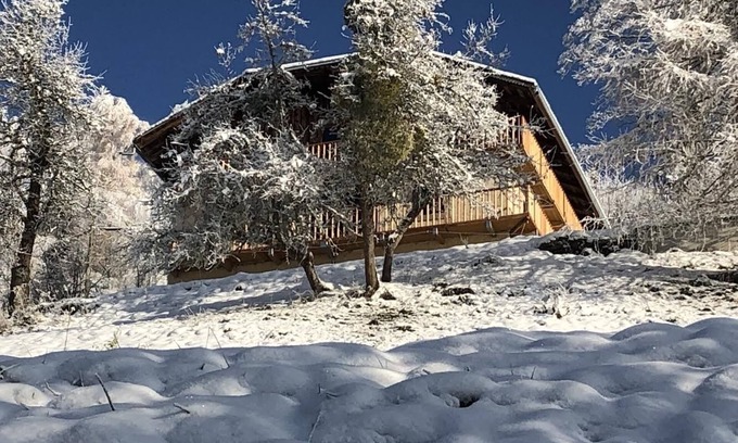 Saint-Gervais-les-Bains Ski Chalet | Discover Chalet l'Alpage: Family-Friendly Retreat in St Gervais