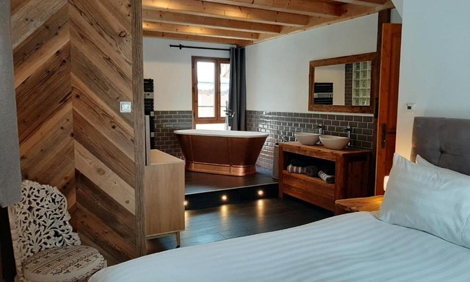 Villarabout Ski Chalet | Experience Chalet Beaufort: Family-Friendly with Hot Tub