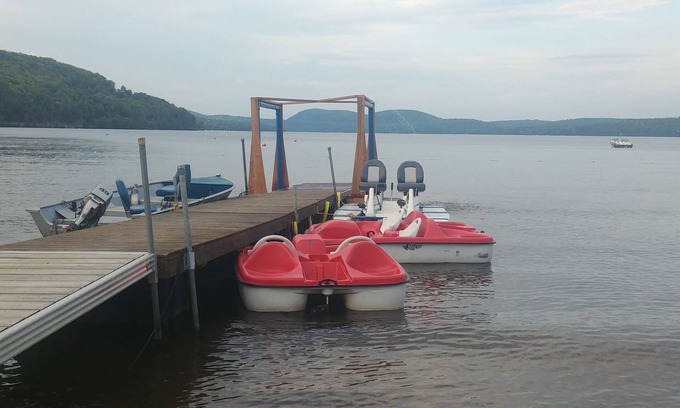 Mauricie Ski Chalet | Cozy Chalet with Lake View, Steps from Lac aux Sables