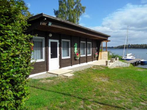 Krakow am See Ski Chalet | Cozy Chalet Güstrower Chaussee with Oceanfront Views