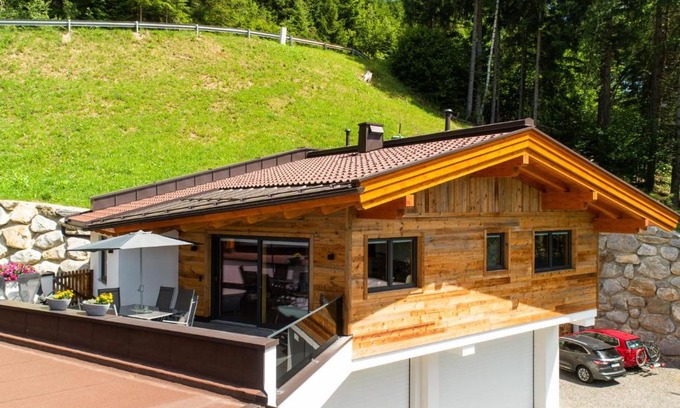 Zellbergeben House | Discover Chalet Georg: Family-Friendly & Guest Rated 9.8