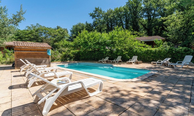 Mirabel-aux-Baronnies Ski Chalet | Relaxing Chalet 'Gite Serpolet' with Pool and Private Terrace
