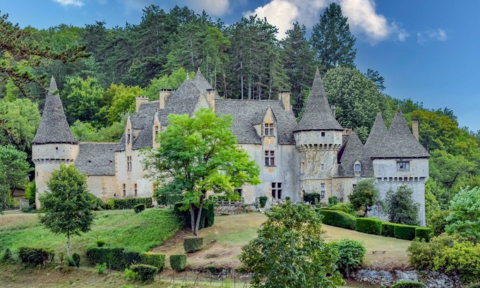 Jayac House | Inviting Chalet 'Gîte Bellevue' with Pool and Private Terrace