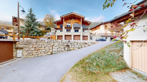 Val Cenis Ski Chalet | Grand Croix Chalet: Oceanfront Retreat for Up to 10 Guests