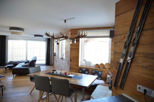 Oberstdorf House | Elegant Chalet Gretl: 5-Star Stay with Breakfast Included