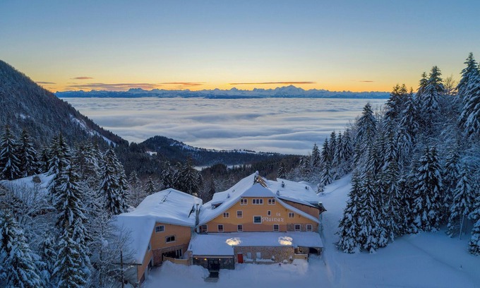 Mijoux Hotel | Experience Chalet Hôtel La Mainaz: Family-Friendly Retreat