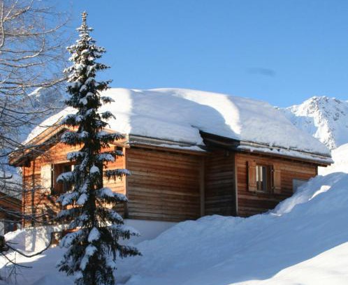 Arosa Apartment | Cozy Chalet Höckli Wohnung 2 - Family-Friendly Retreat