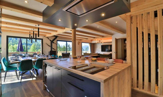 Les Orres Ski Chalet | Exclusive Chalet with Jacuzzi, Sauna & Gym - 10/10 Rated