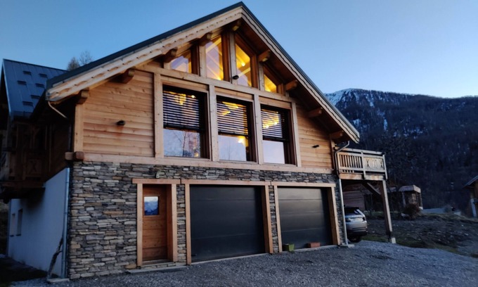 Les Orres Ski Chalet | Top-Rated Chalet Haut de Gamme for 9 in Les Orres