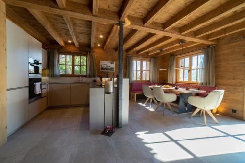Wildhaus House | Relax at Chalet Hinterrugg: Family-Friendly with Hot Tub