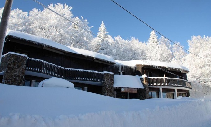 Montferrier Hotel | Chalet Hotel Les Marmottes: Family-Friendly Getaway Awaits
