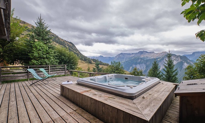 Villard-Reculas Ski Chalet | Chalet 'Il Fera Beau Demain' with Mountain View, Private Terrace and Wi-Fi