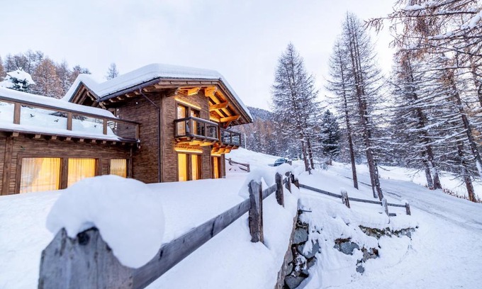 Teola Ski Chalet | Unforgettable Stay at Chalet Imbosc'chè - 4-Star Retreat