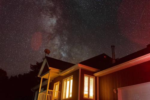 Val-Racine Ski Chalet | Experience a Cozy Chalet in a Dark Sky Reserve