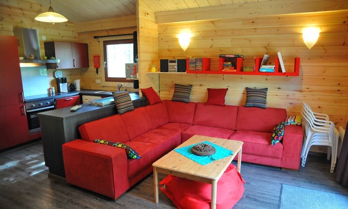Oignies-en-Thierache House | Cozy Wooden Chalet with Kitchen & Breakfast Included
