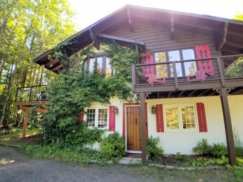 Sainte-Agathe-des-Monts Ski Chalet | Relaxing Chalet Escape in the Laurentian Mountains