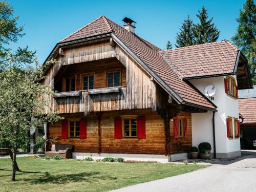 Unterlibitsch House | Inviting Holiday Home in the Heart of Petzenland's Nature