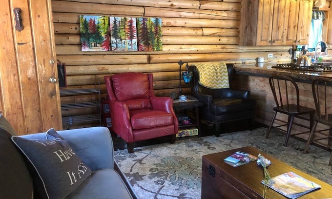 Island Park Cabin | Forest Chalet: Family-Friendly Retreat with Breakfast Included