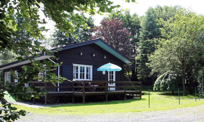 Sourbrodt Ski Chalet | Pet-Friendly Chalet with Private Garden in Waimes