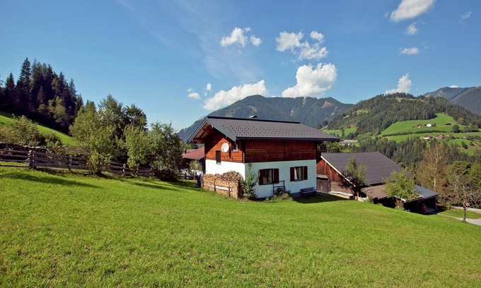 Huettau House | Family-Friendly Holiday Home in Hüttau Near Ski Area