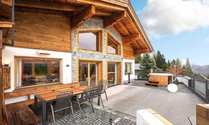 Konigsleiten Ski Chalet | Relaxing Chalet Edelweißalm in Beautiful Königsleiten