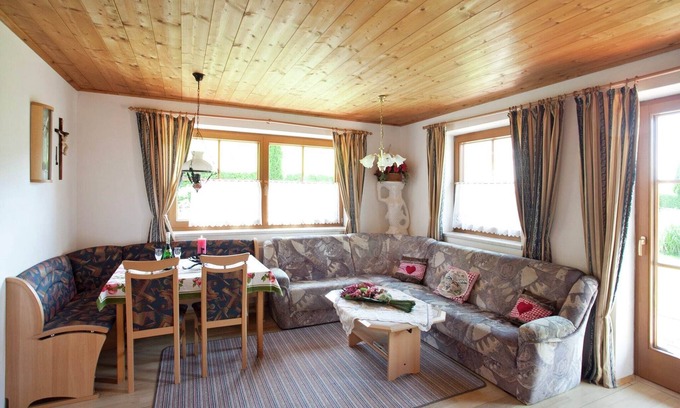 Kirchberg in Tirol Apartment | Cozy Apartment Steps from Ski Area in Kirchberg