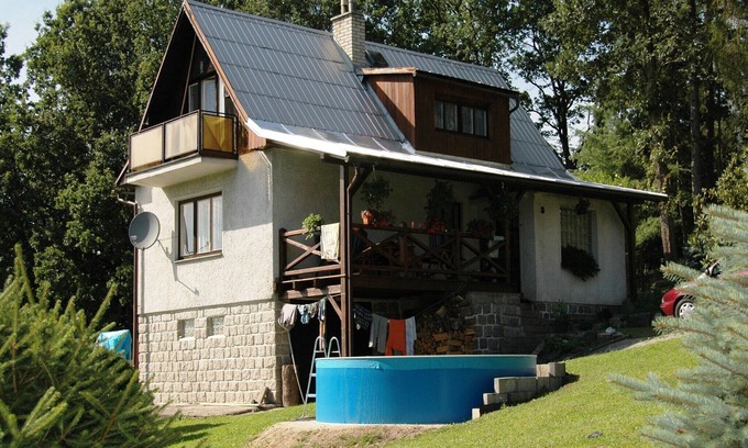 Ktova House | Ideal Retreat: House with Pool and Fenced Garden