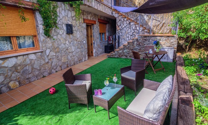 La Omanuela Apartment | Cozy Retreat at Belvilla by OYO in Beautiful Riello