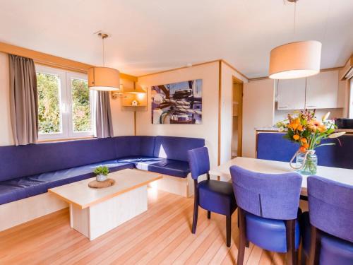 Leuken Ski Chalet | Charming Chalet with Terrace near Leukermeer Beach
