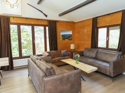 The Ardennes Ski Chalet | Inviting Chalet in Odeigne with Jacuzzi & Family-Friendly Amenities
