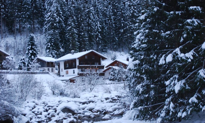 Mayrhofen House | Relaxing Holiday Home in Mayrhofen with Hot Tub Access