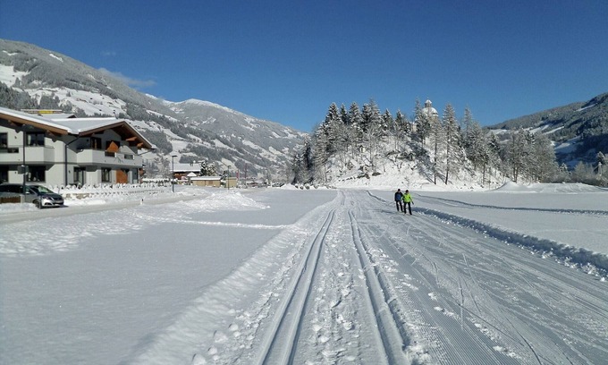 Burgstall Apartment | Cozy Mayrhofen Apartment near Ski Area with Kitchen & Breakfast