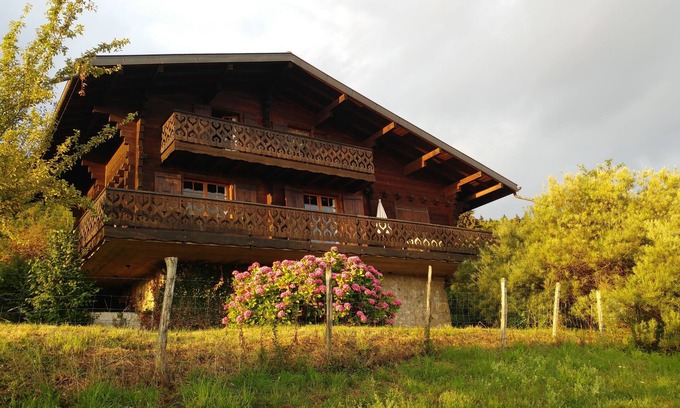 Lugrin Ski Chalet | Scenic Chalet with Lake Geneva Views and Family-Friendly Amenities