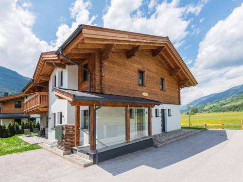 Lengdorf House | Inviting Chalet with Sauna and Child-Friendly Amenities
