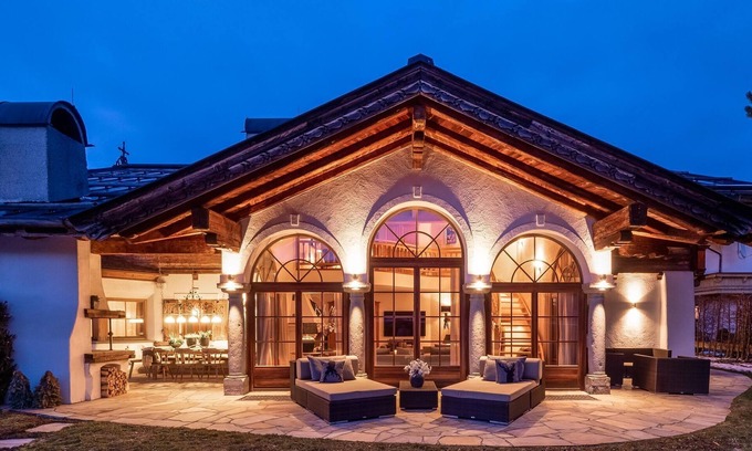 Sankt Johann in Tirol Villa | Chalet in St. Johann in Tyrol near Kitzbühel