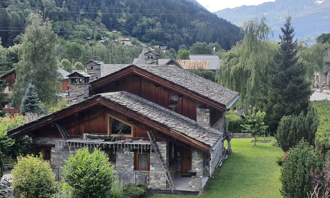 Sainte-Foy-Tarentaise Ski Chalet | Inviting Chalet in the Heart of Tarentaise Resorts with Sauna